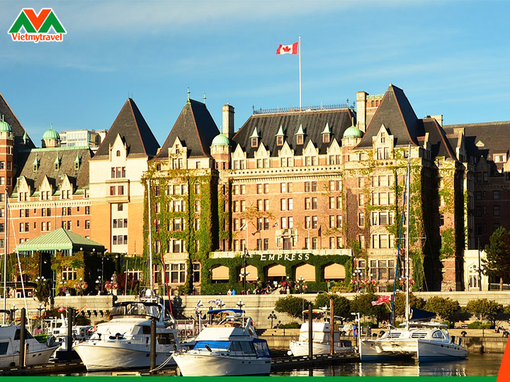 Lưu giữ nhiều kỷ niệm ấm áp bên người thân cùng tour liên tuyến Canada