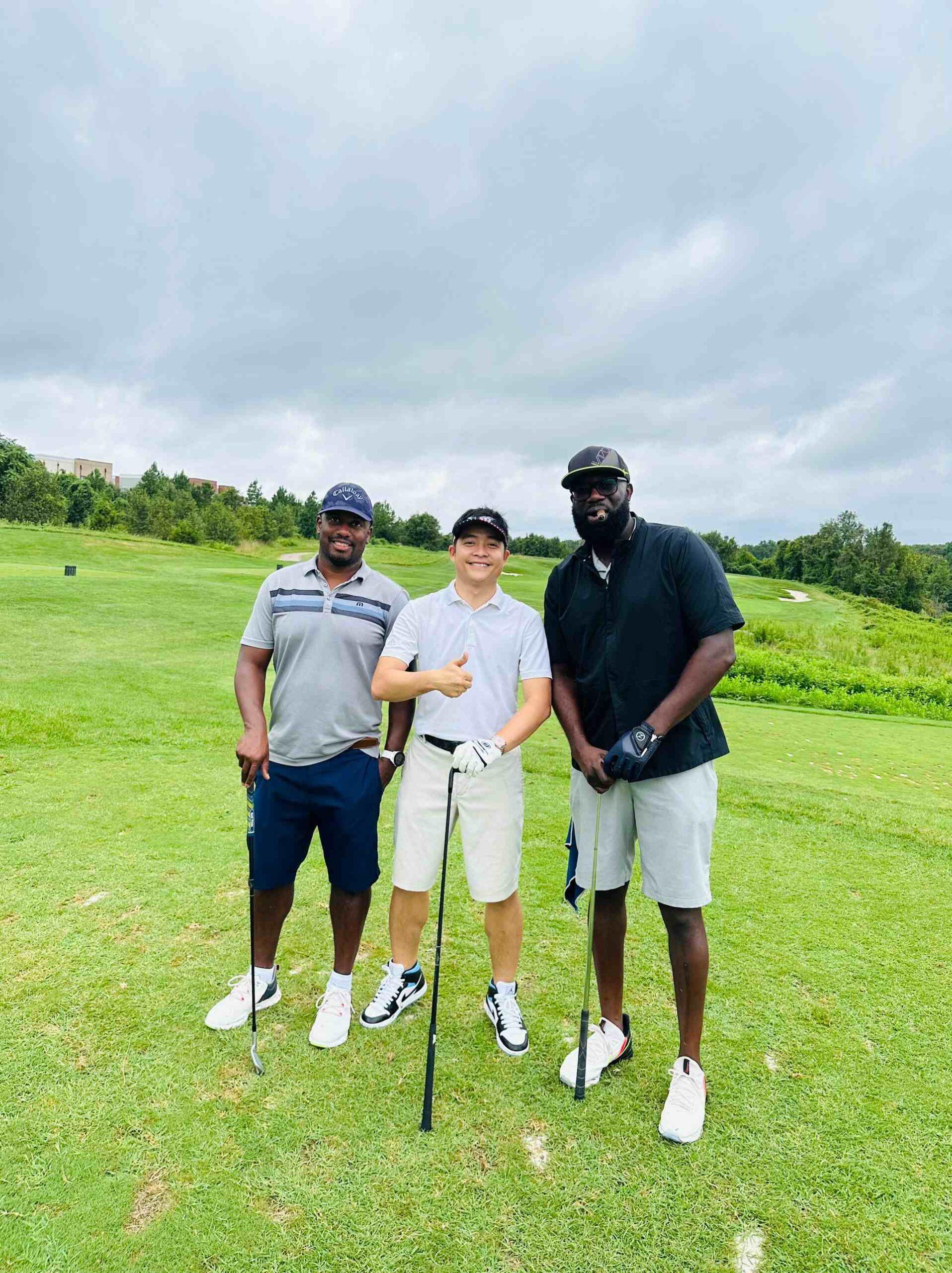 Khách đoàn du lịch bờ Đông Hoa Kỳ kết hợp đánh golf cực thú vị